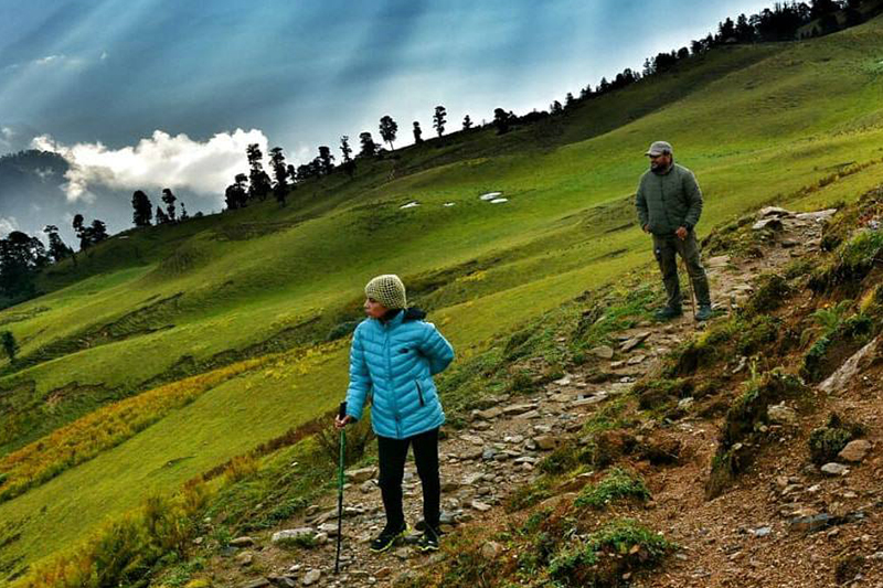 Trekking to Dayara bugyal (Meadows)